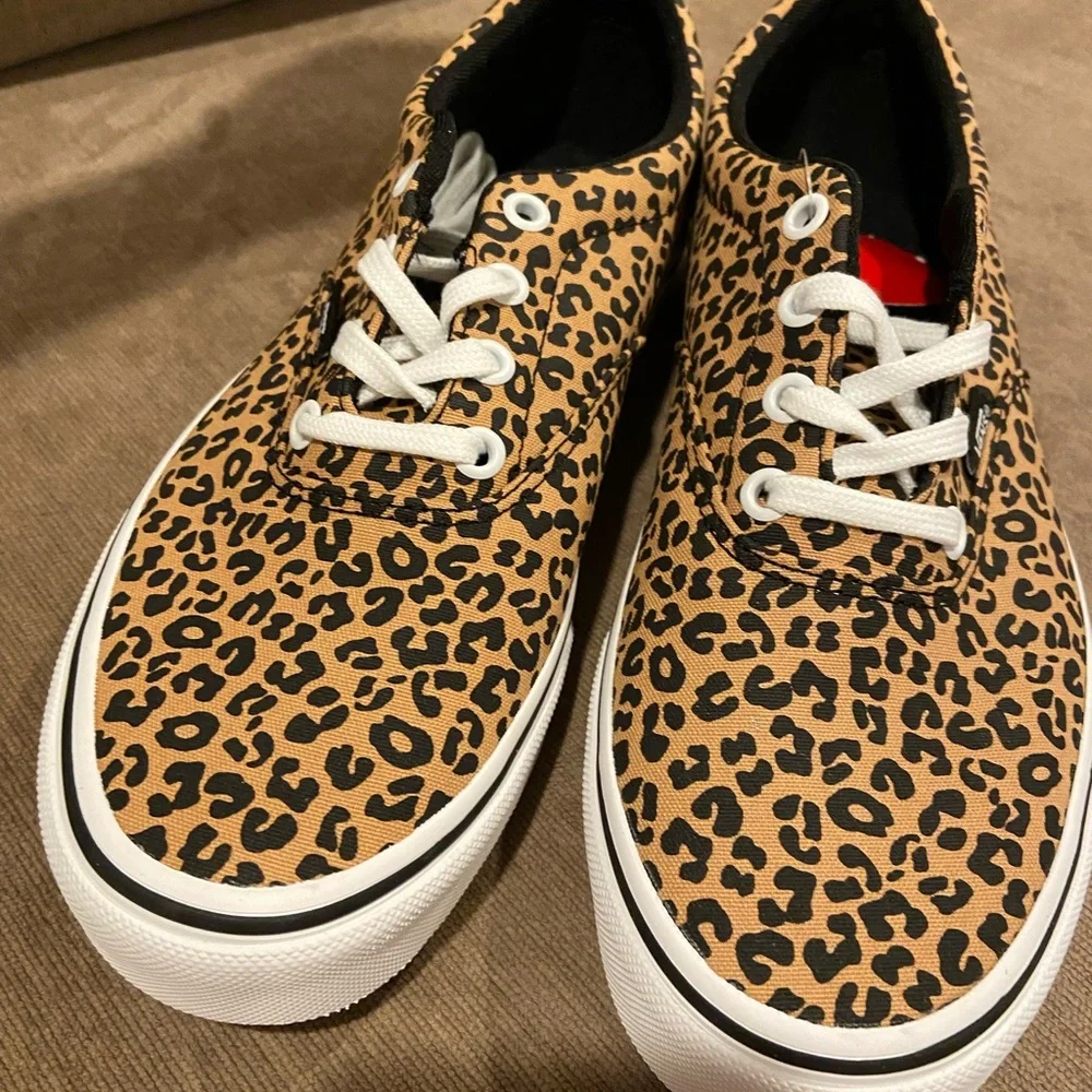 Cheetah print Womens Vans size 8.0 - Picture 3 of 5